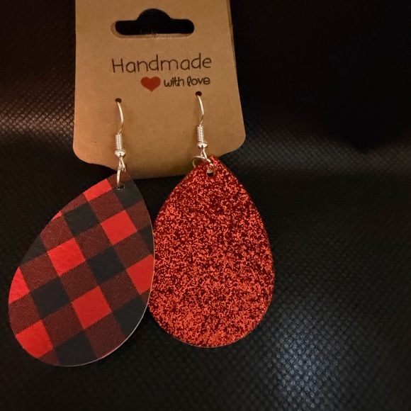 Handmade Jewelry - Handmade Red and Black Teardrop Earrings